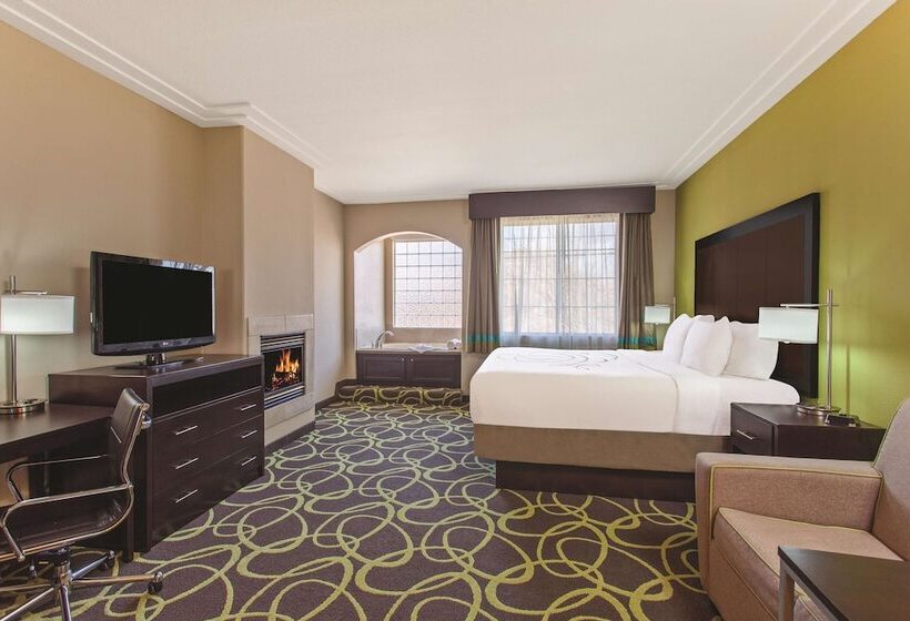 Отель La Quinta By Wyndham Los Banos