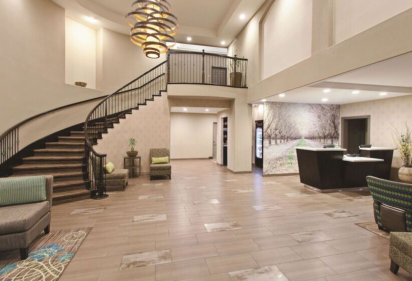 Отель La Quinta By Wyndham Los Banos