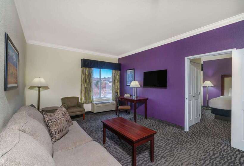 هتل La Quinta Inn & Suites By Wyndham Loveland Estes Park