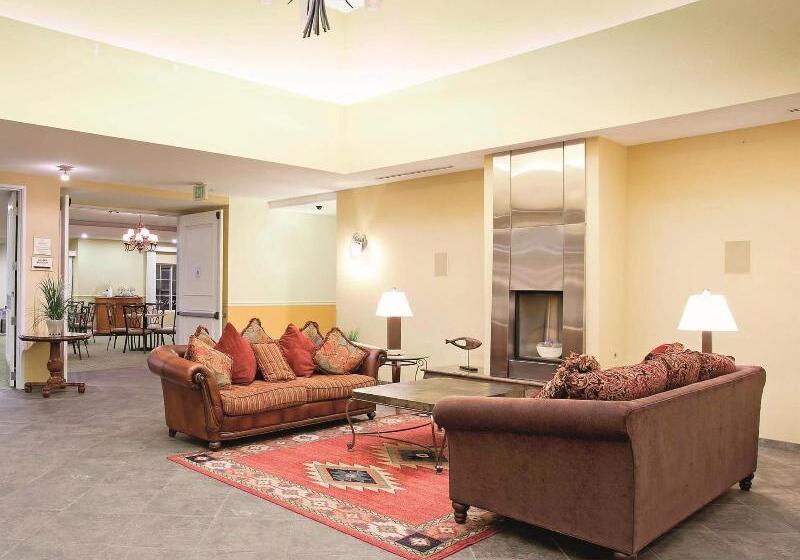 هتل La Quinta Inn & Suites By Wyndham Loveland Estes Park