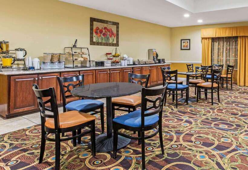 Отель La Quinta Inn & Suites By Wyndham Mobile Satsuma / Saraland