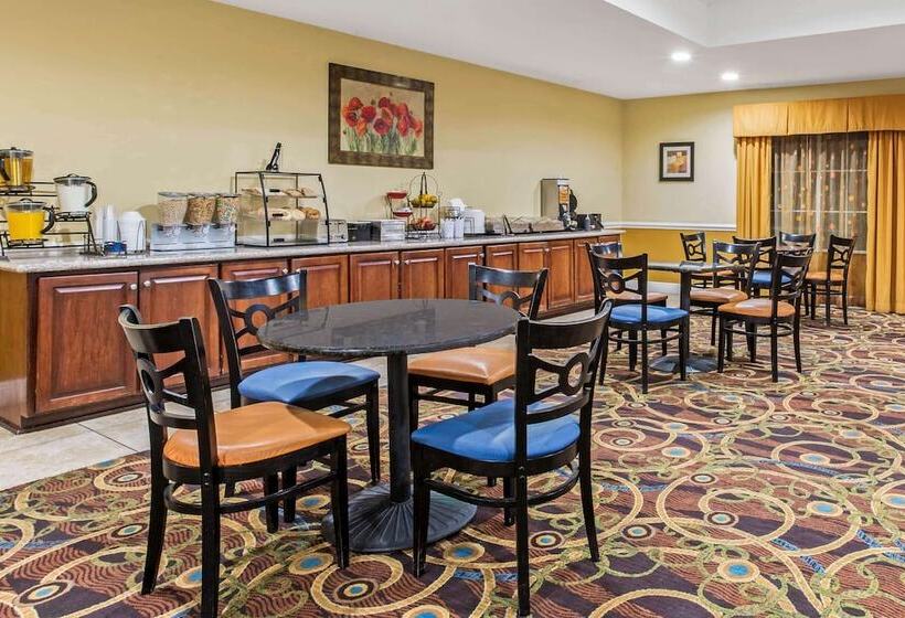 Отель La Quinta Inn & Suites By Wyndham Mobile Satsuma / Saraland