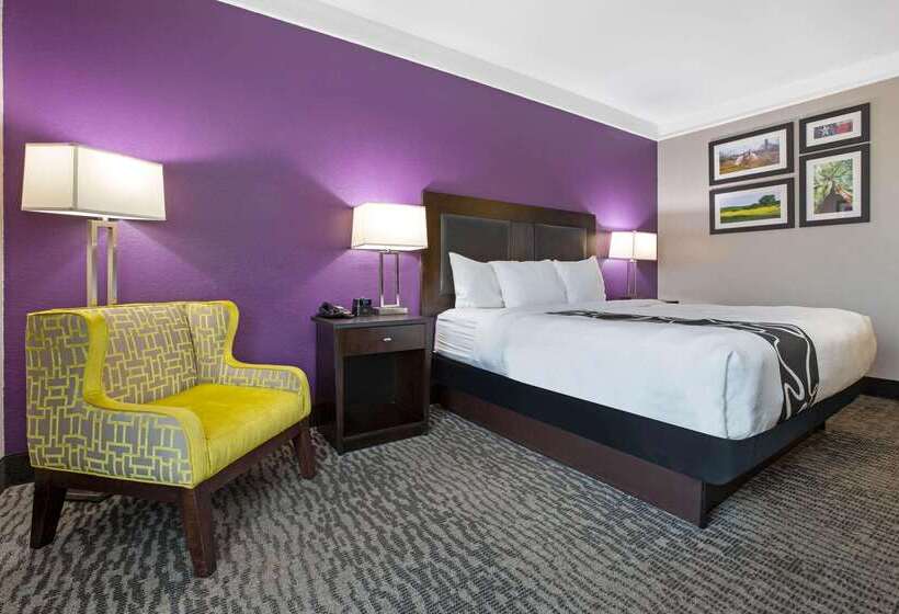 هتل La Quinta By Wyndham Pearland
