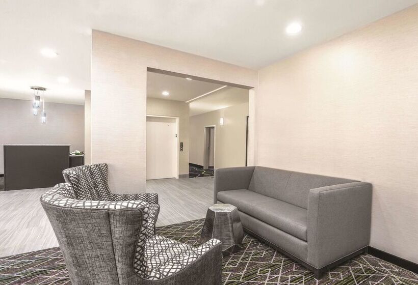 هتل La Quinta By Wyndham Rome