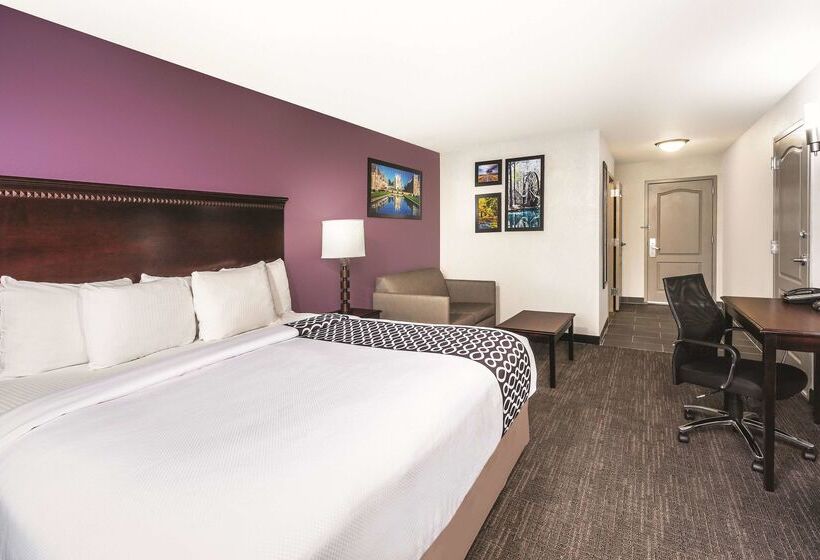 هتل La Quinta By Wyndham Rome