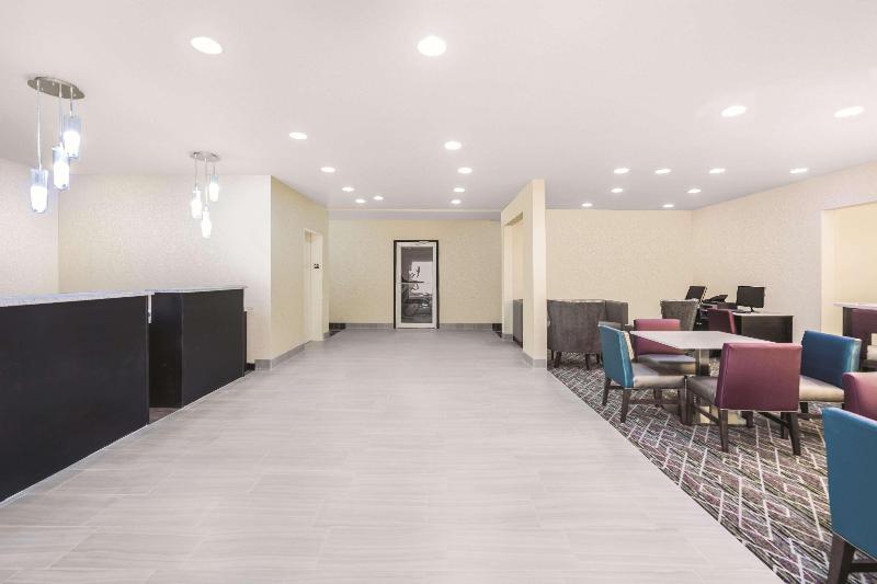 هتل La Quinta Inn & Suites By Wyndham Rome