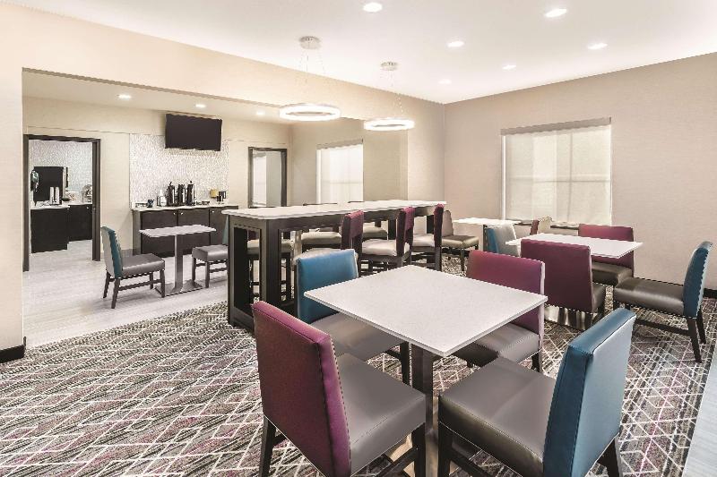 هتل La Quinta Inn & Suites By Wyndham Rome