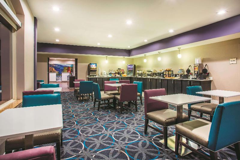 هتل La Quinta Inn & Suites By Wyndham Russellville