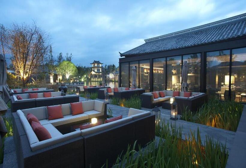 בית מלון כפרי Pullman Lijiang Resort & Spa