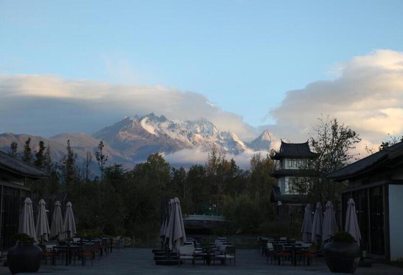 בית מלון כפרי Pullman Lijiang Resort & Spa