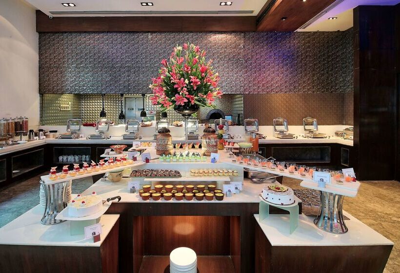 בית מלון כפרי Ramada Gurgaon Central