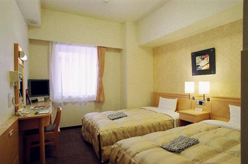 هتل Route Inn Naha Tomariko