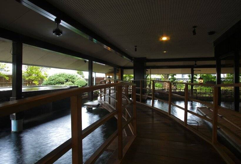 Hotelli Ryokan Hidatei Hanaougi