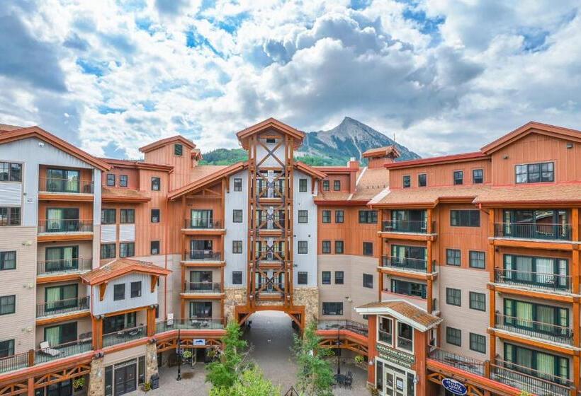 هتل The Lodge At Mountaineer Square