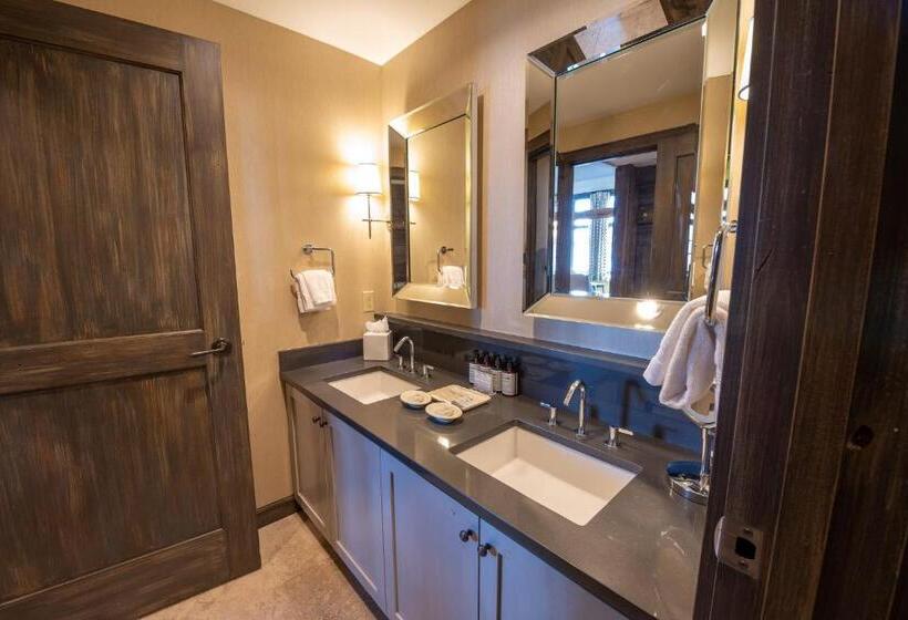 هتل The Lodge At Mountaineer Square
