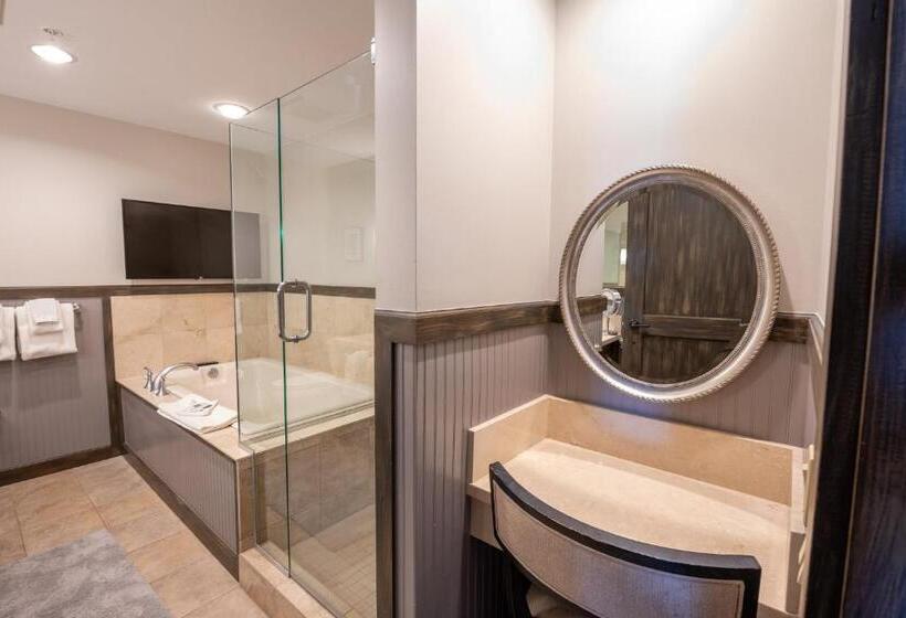 هتل The Lodge At Mountaineer Square