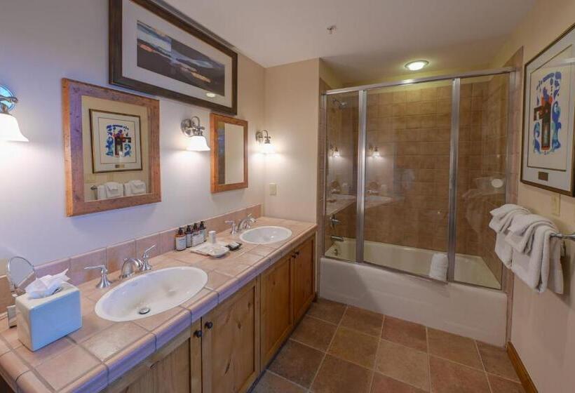هتل The Lodge At Mountaineer Square
