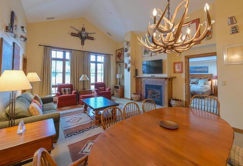 هتل The Lodge At Mountaineer Square