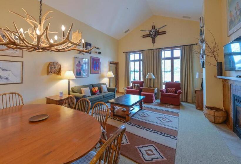 هتل The Lodge At Mountaineer Square