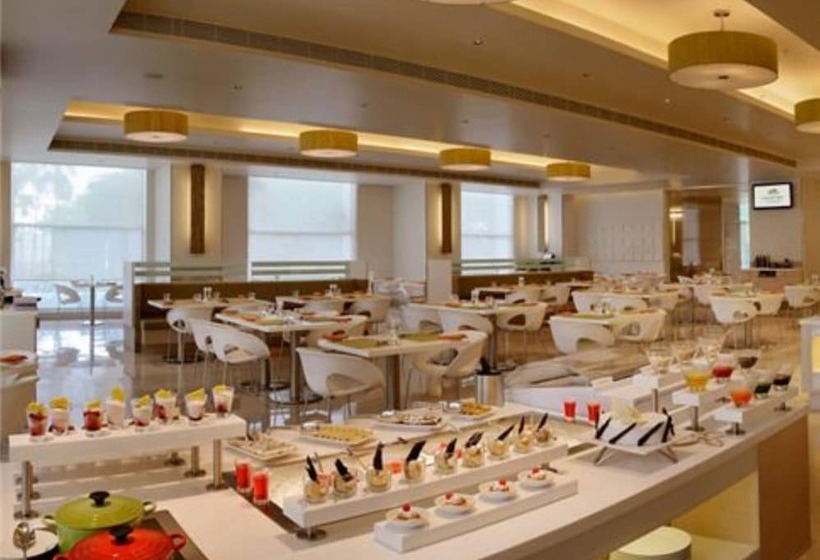 هتل Pullman Chennai Anna Salai