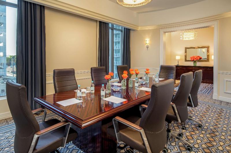 هتل Waldorf Astoria Atlanta Buckhead