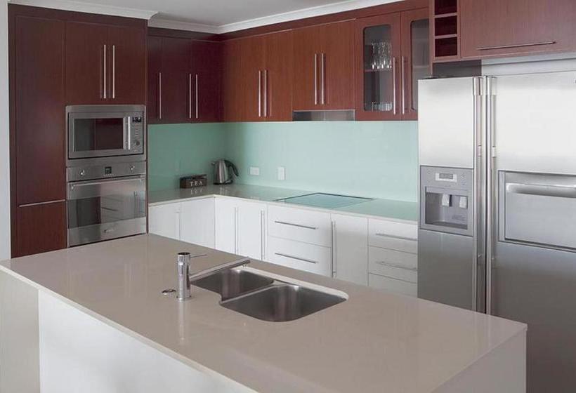 هتل Waters Edge Apartment Cairns