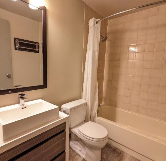 King Edward Hotel