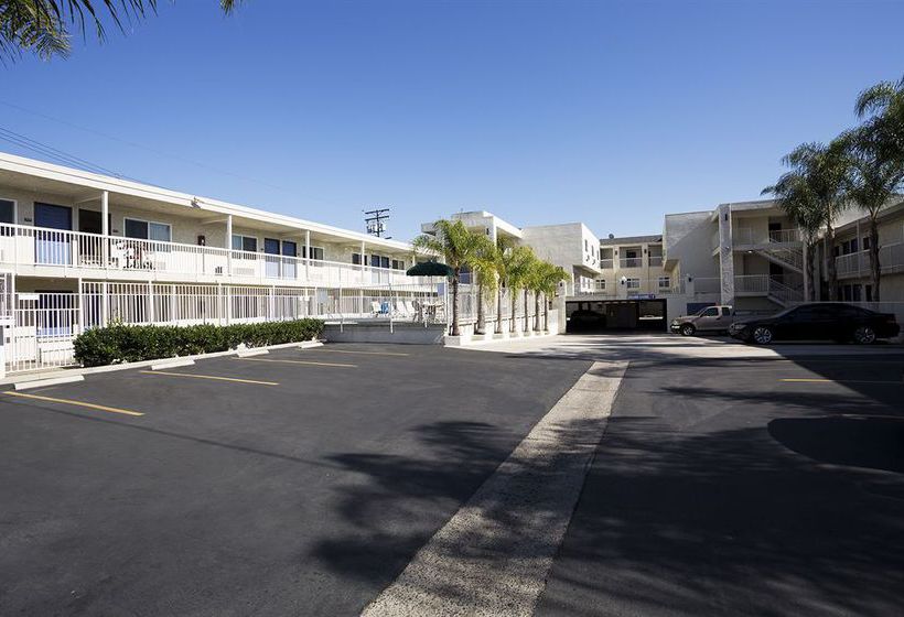 Motel 6 Newport Beach