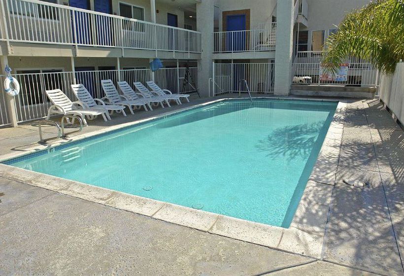 Motel 6 Newport Beach