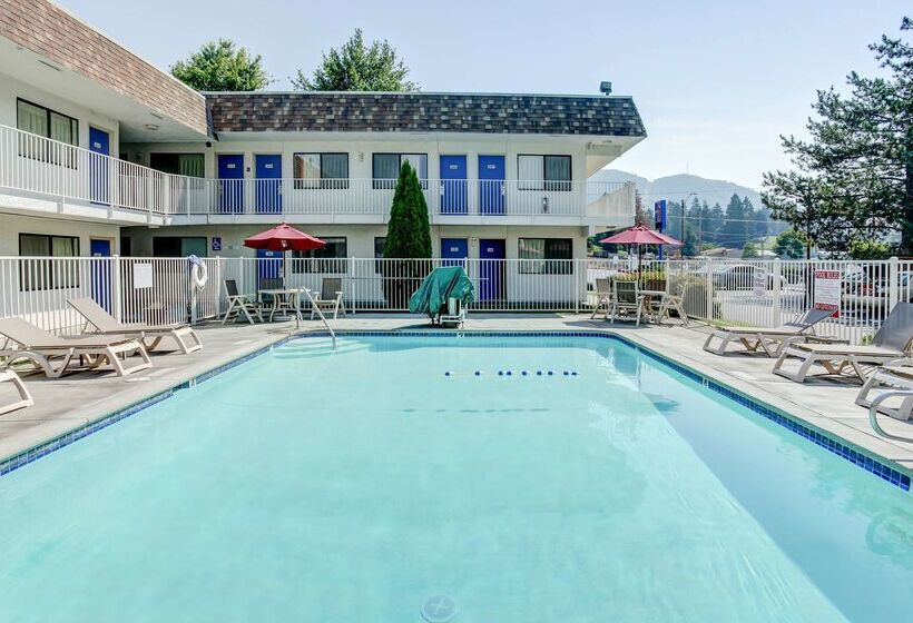 Motel 6 Grants Pass, Or