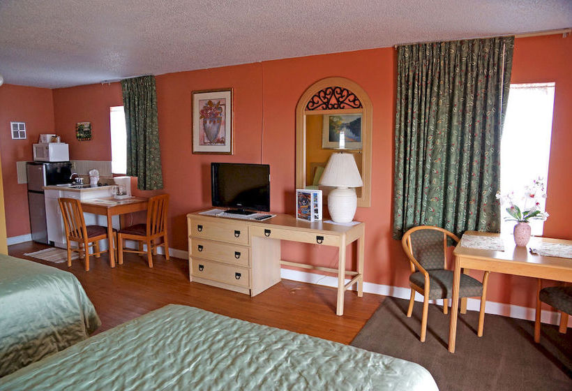 מוטל Beachwalk Inn