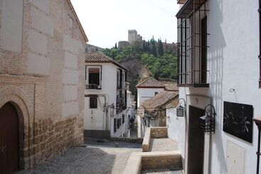 Apartamentos Alhambra