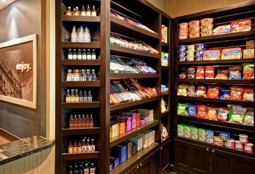 Hampton Inn & Suites Detroit Canton