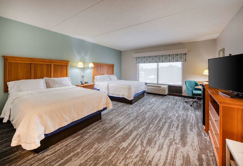 Hampton Inn Wilmingtonuniversity Area/smith Creek Station