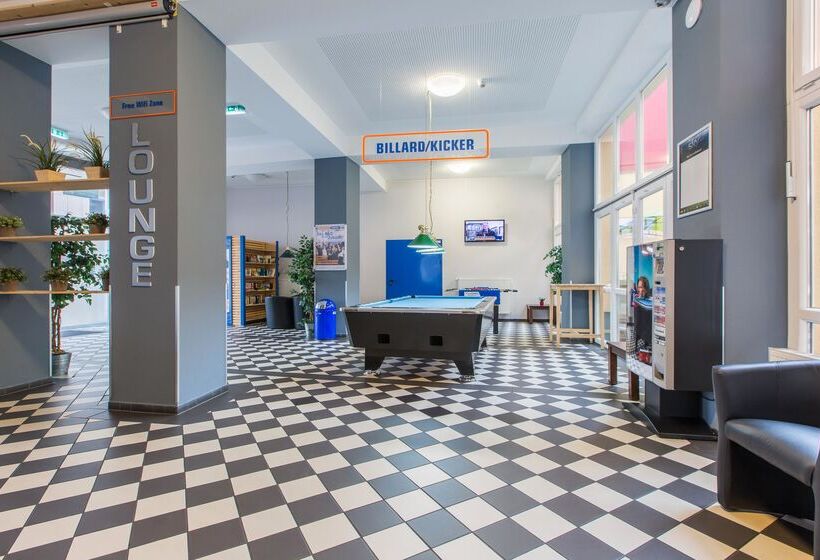 هتل a&o Dortmund Hauptbahnhof