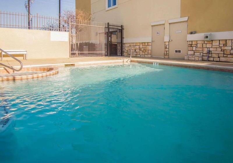 هتل Comfort Suites West Dallas Cockrell Hill