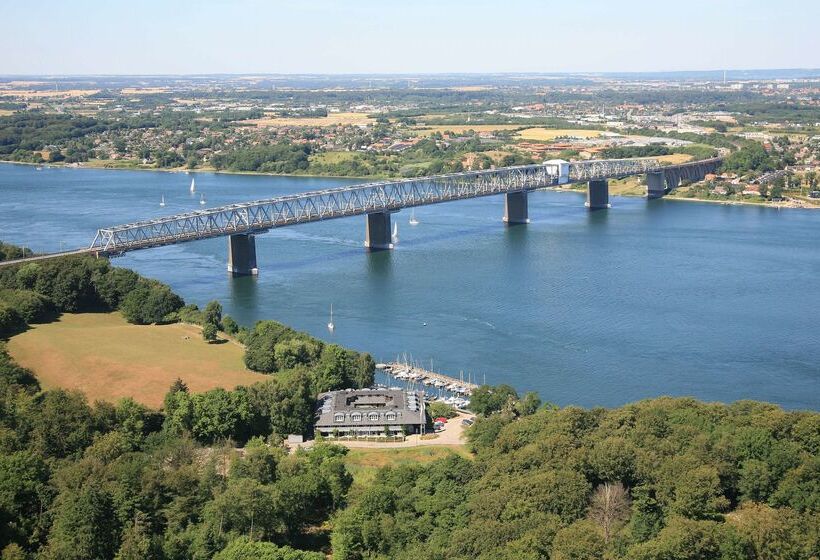 هتل Comwell Kongebrogaarden