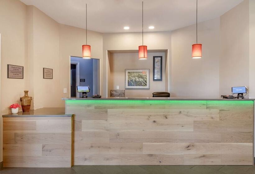 هتل Country Inn & Suites By Radisson, Savannah Airport, Ga