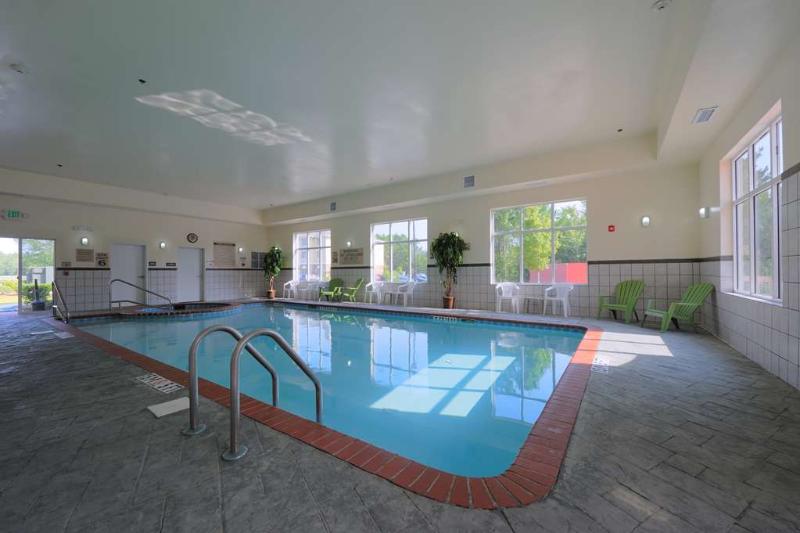 هتل Country Inn & Suites By Radisson, Savannah Airport, Ga