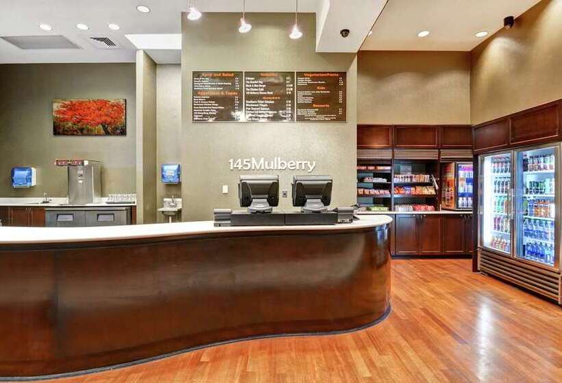 هتل Embassy Suites By Hilton Savannah Airport