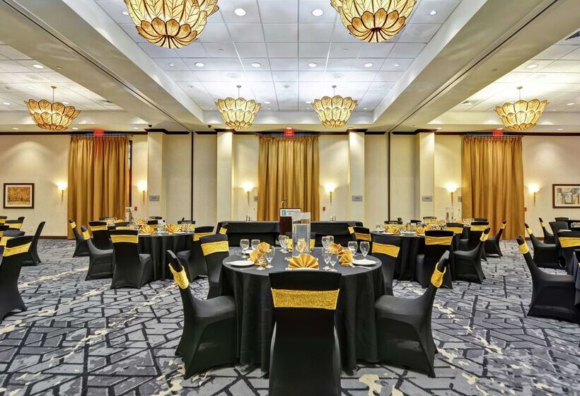 هتل Embassy Suites By Hilton Savannah Airport