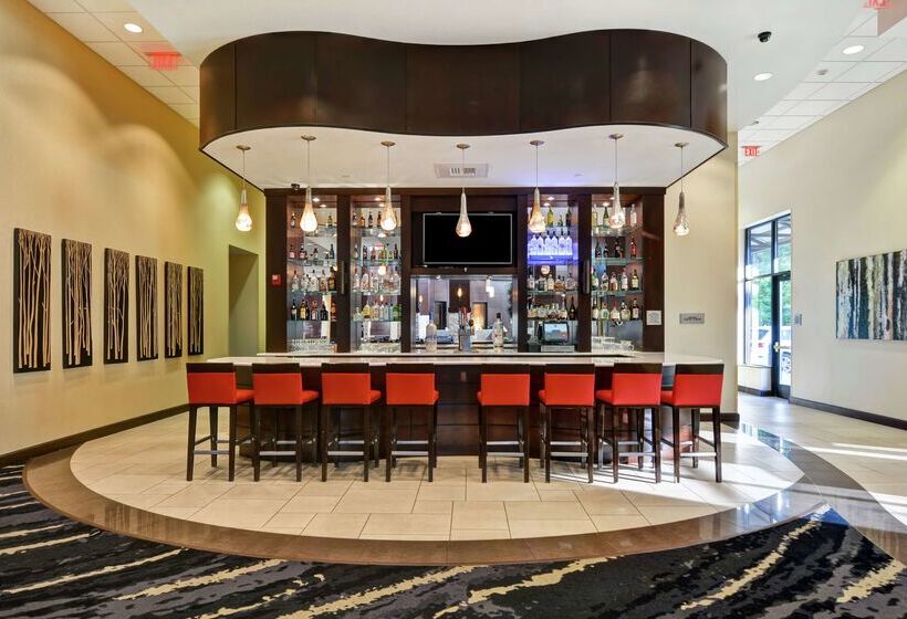 هتل Embassy Suites By Hilton Savannah Airport