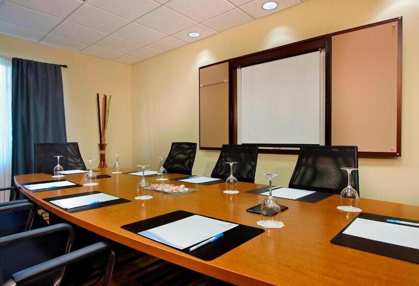 هتل Fairfield Inn & Suites Fort Lauderdale Airport & Cruise Port
