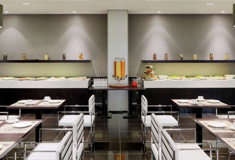 Fotos del hotel H10 Berlin Ku'damm:  12