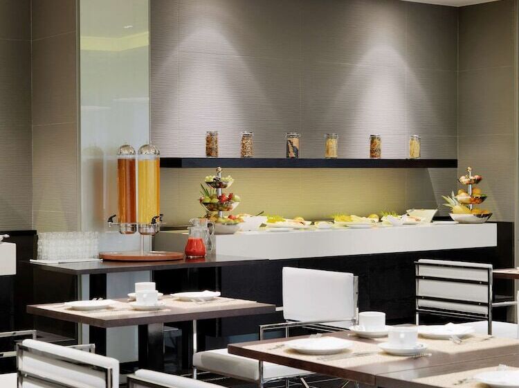 Fotos del hotel H10 Berlin Ku'damm:  40