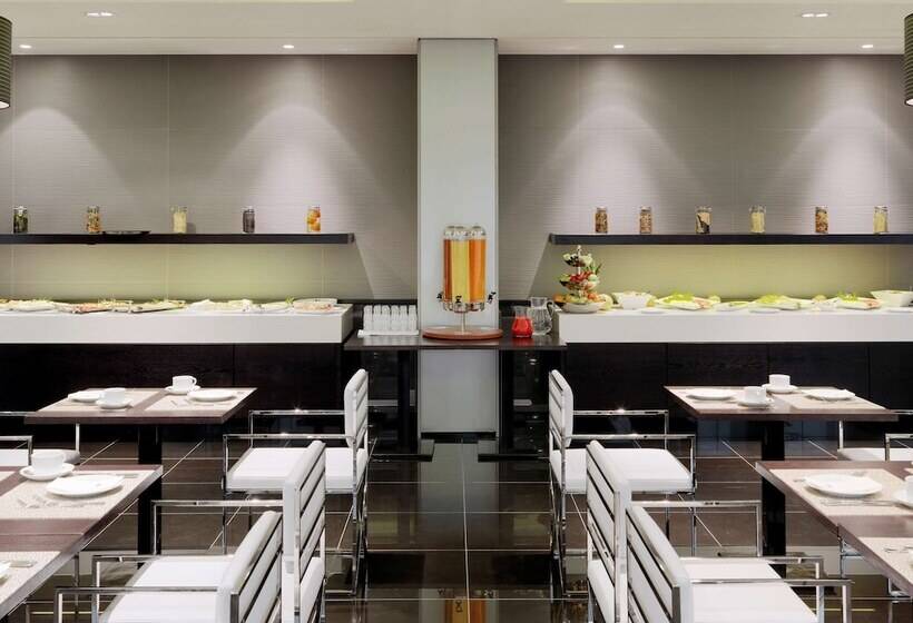 Fotos del hotel H10 Berlin Ku'damm:  43