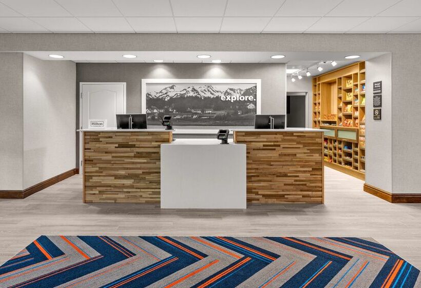 בית מלון כפרי Hampton Inn & Suites Fairbanks
