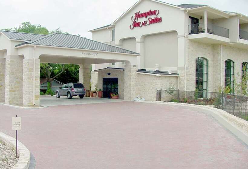 هتل Hampton Inn And Suites Fredericksburg