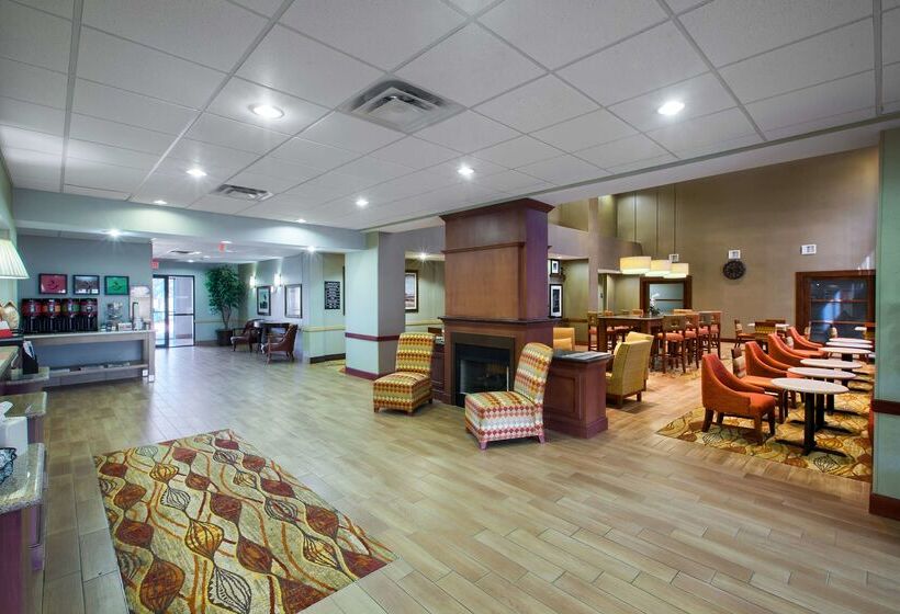 هتل Hampton Inn & Suites Houston Rosenberg