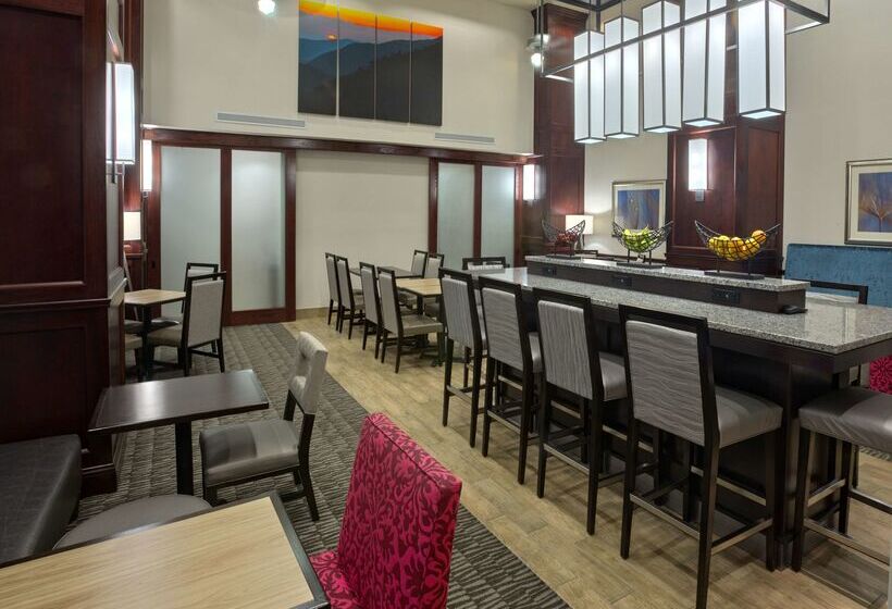 هتل Hampton Inn & Suites Jackson